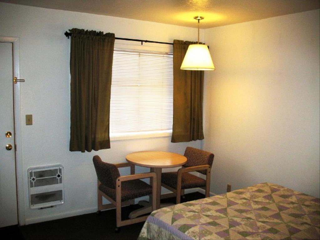 Golden West Motel Klamath Falls Bagian luar foto