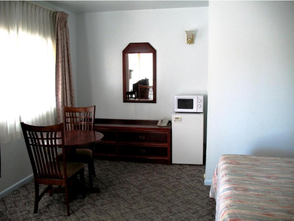 Golden West Motel Klamath Falls Bagian luar foto