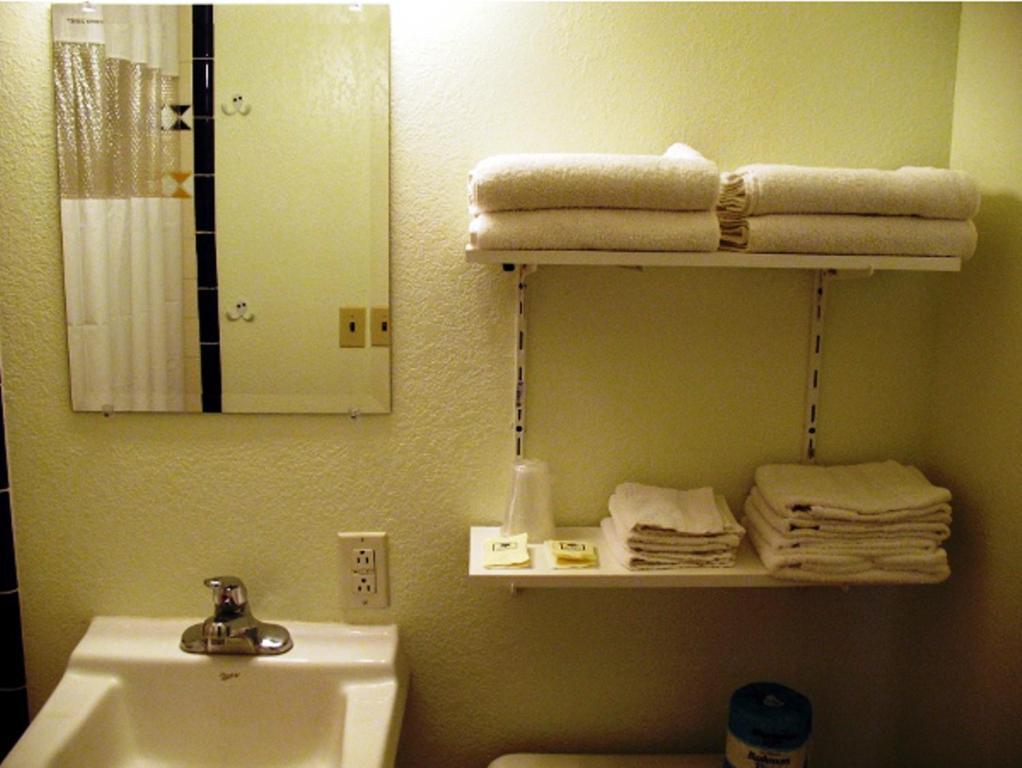 Golden West Motel Klamath Falls Bagian luar foto