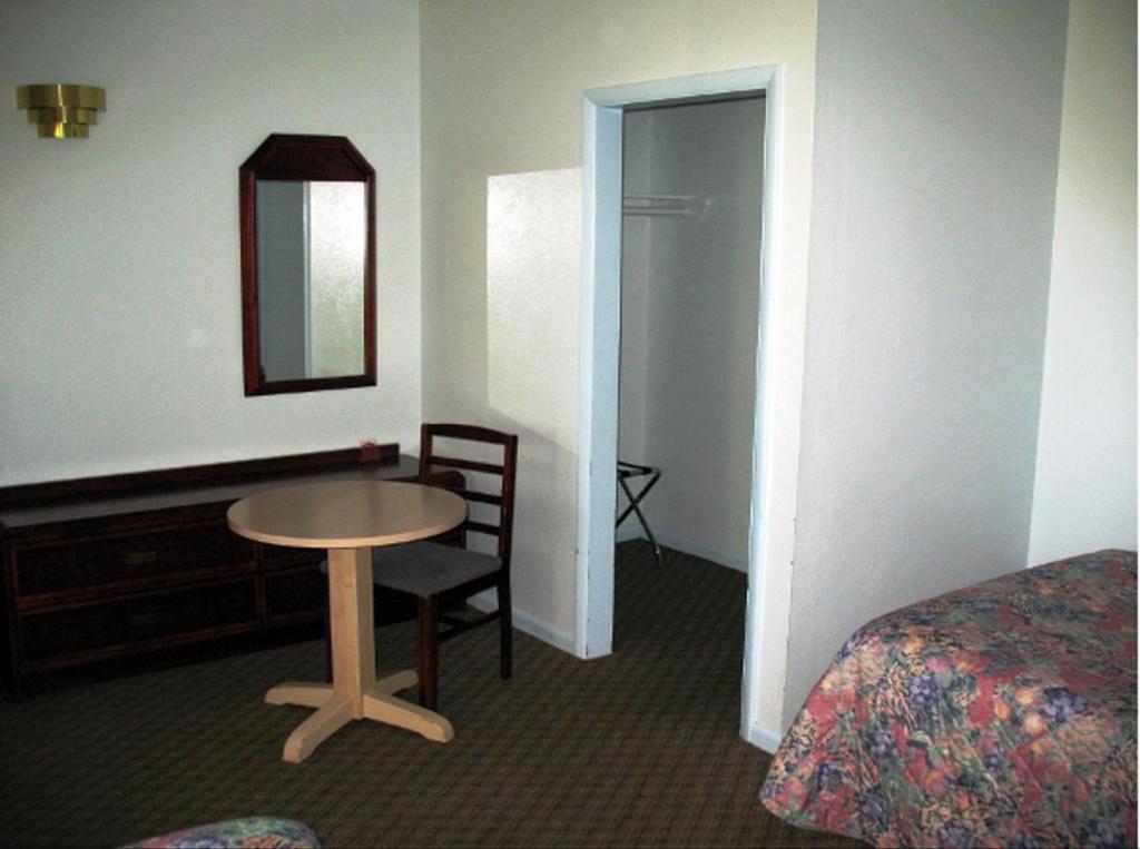 Golden West Motel Klamath Falls Bagian luar foto