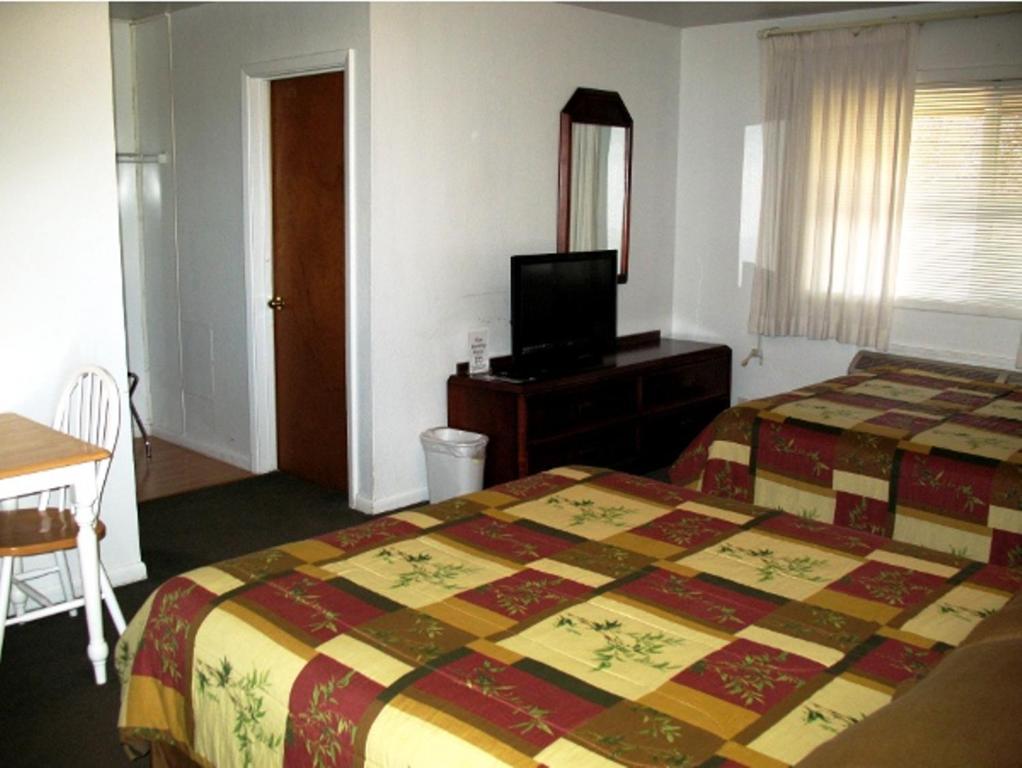 Golden West Motel Klamath Falls Bagian luar foto